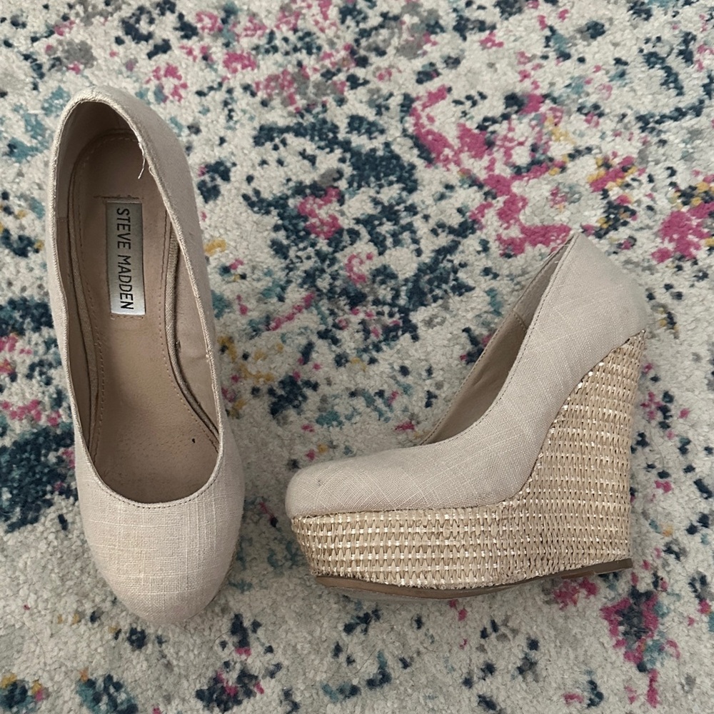 Steve Madden Cream and Tan Wedges